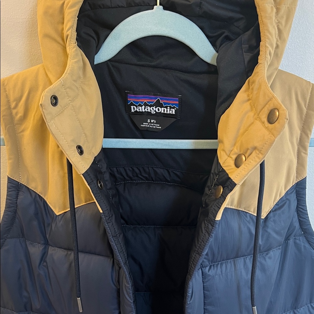 PATAGONIA W'S BIVY HOODED VEST - Picture 5 of 12